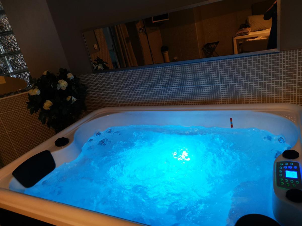Suite Jacuzzi Au Calme Domont Buitenkant foto