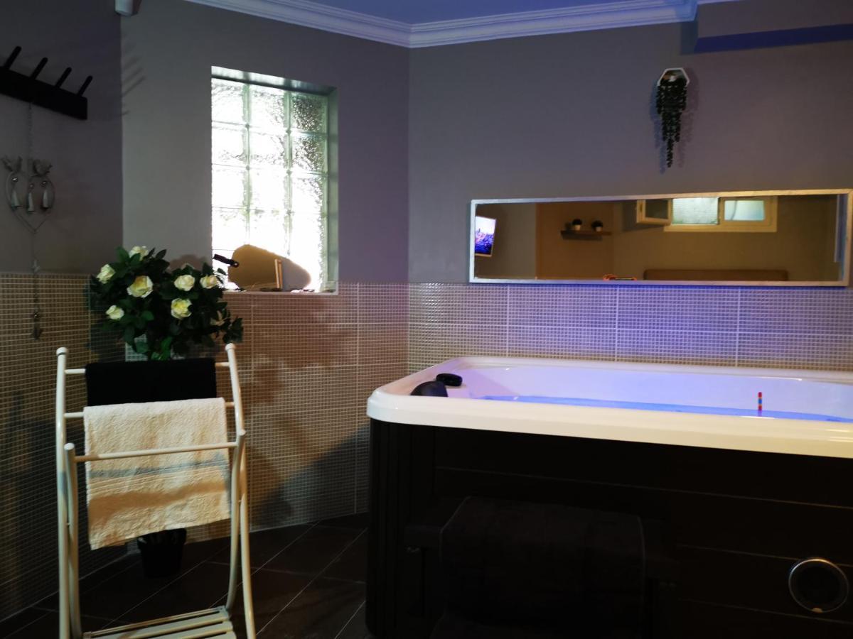 Suite Jacuzzi Au Calme Domont Buitenkant foto