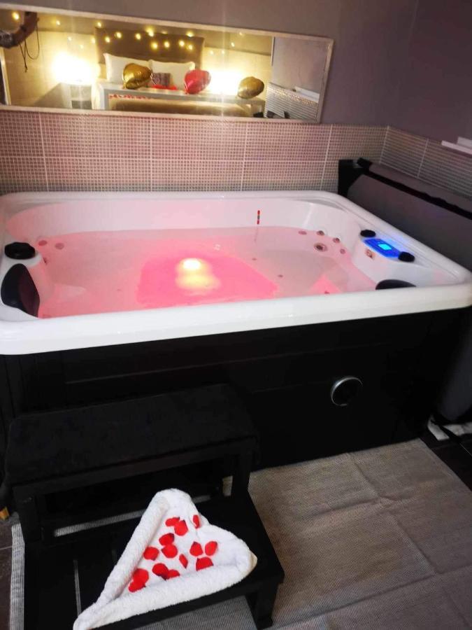 Suite Jacuzzi Au Calme Domont Buitenkant foto